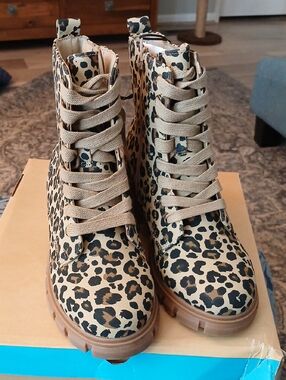 GIRLS Leopard Print Lace-Up Combat Boots - Tan/Black